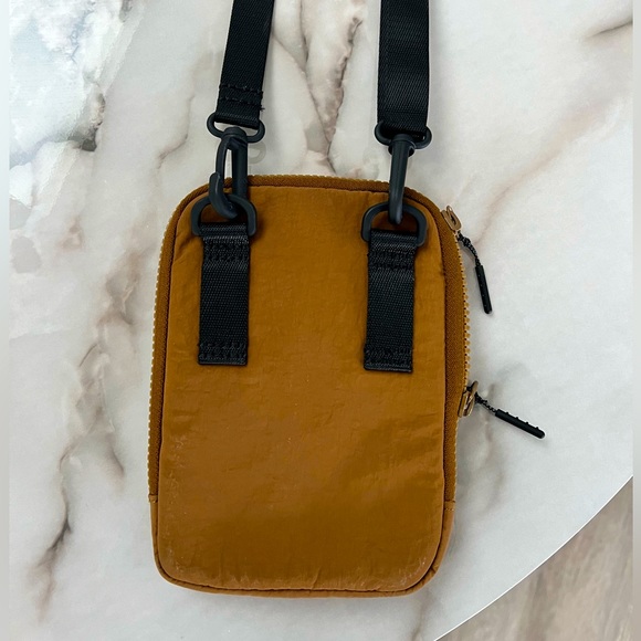 Lululemon easy access crossbody bag - Picture 3 of 7